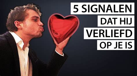 hoe weet je of iemand je aantrekkelijk vindt|8 signalen dat je veel aantrekkelijker bent dan je eigenlijk denkt